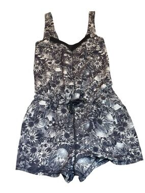Lululemon Hotty Hot Romper Floral Black Gray Size 4 Built-In Shorts